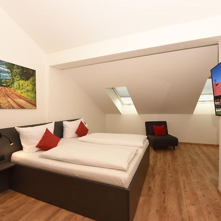 Hotel Am Gleis 1 松托芬 外观 照片